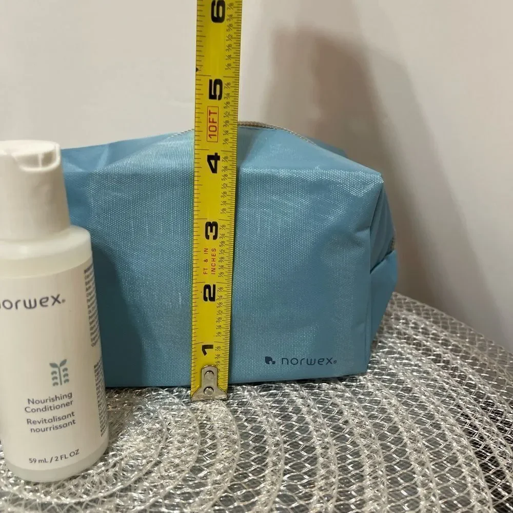 Norwex Travel Shampoo and Conditioner with Travel Bag NWT